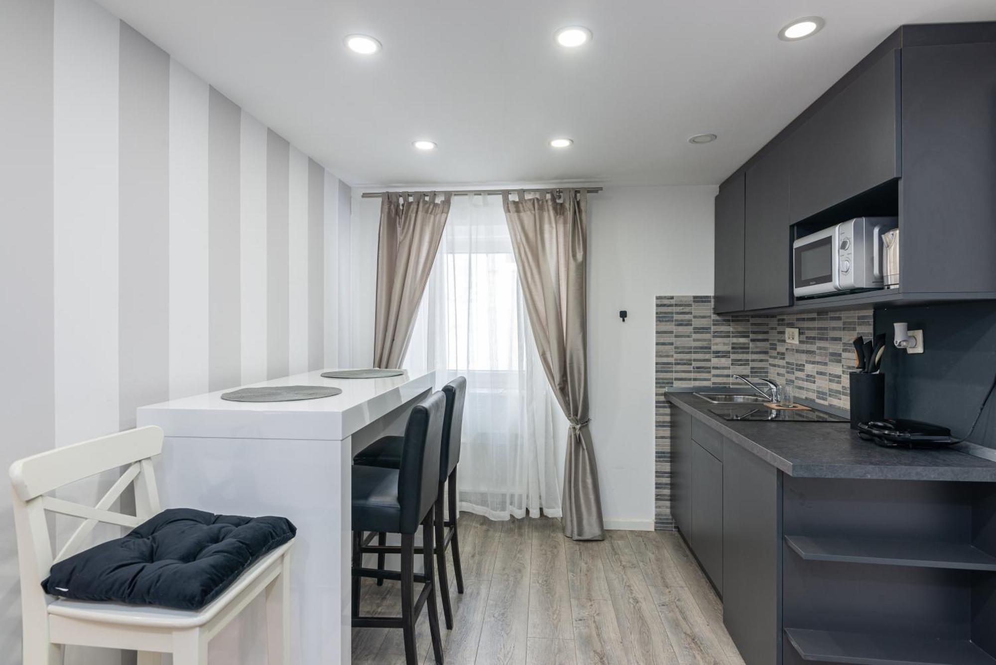 Small, Sweet & Cosy Apartments Fiume Esterno foto
