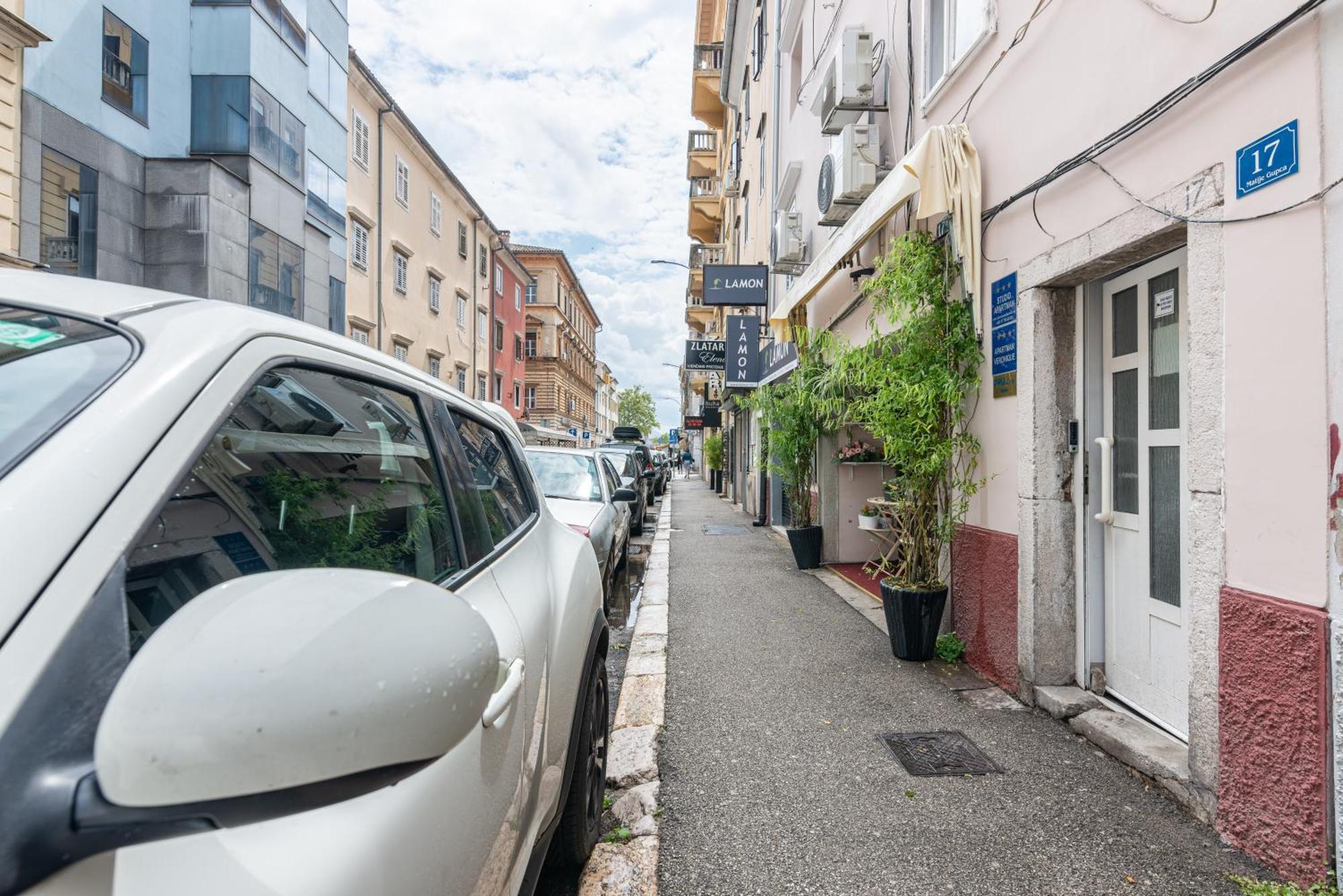 Small, Sweet & Cosy Apartments Fiume Esterno foto